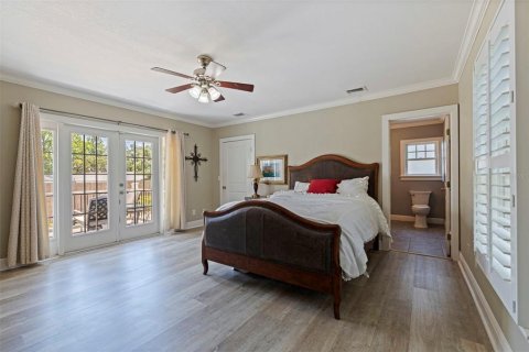 House in Saint Petersburg, Florida 4 bedrooms, 179.02 sq.m. № 2151466 - photo 17