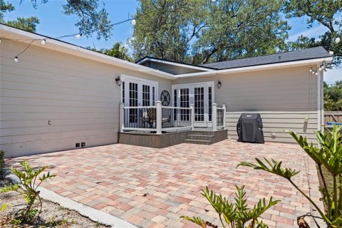 House in Saint Petersburg, Florida 4 bedrooms, 179.02 sq.m. № 2151466 - photo 30