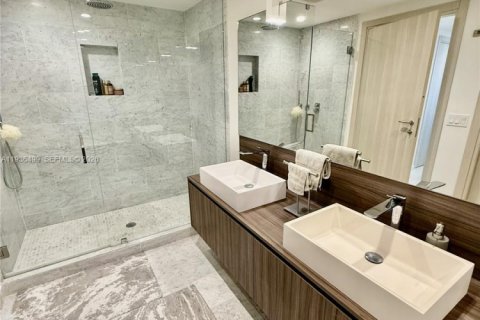 Copropriété à louer à Miami, Floride: 3 chambres, 177.35 m2 № 1996229 - photo 8