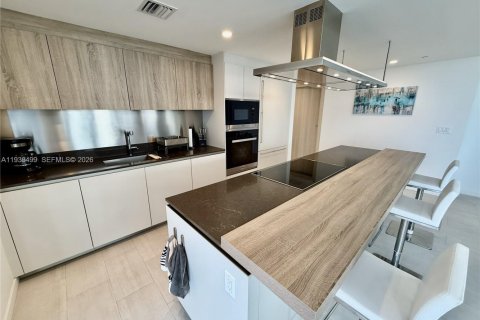 Copropriété à louer à Miami, Floride: 3 chambres, 177.35 m2 № 1996229 - photo 5