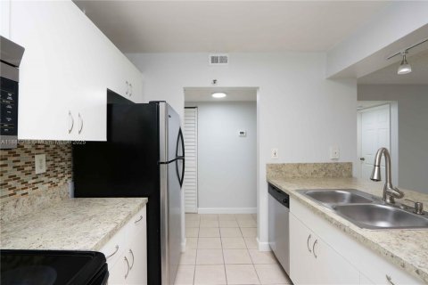 Copropriété à louer à Miami, Floride: 1 chambre, 64.01 m2 № 1942192 - photo 13