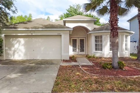 Casa en Land O' Lakes, Florida 3 dormitorios, 159.05 m2 № 2112113