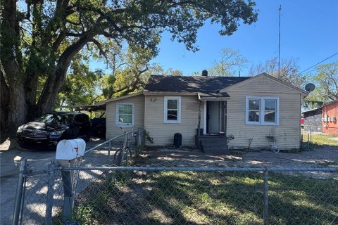 House in Orlando, Florida 2 bedrooms, 96.9 sq.m. № 1758465 - photo 1