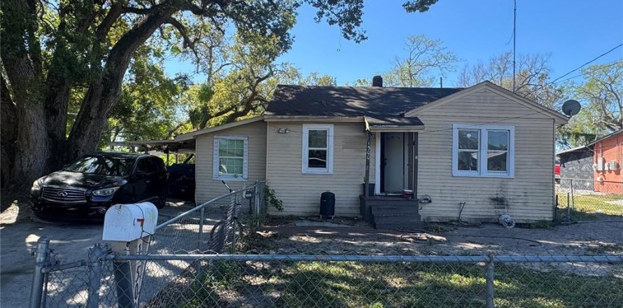 House in Orlando, Florida 2 bedrooms, 96.9 sq.m. № 1758465