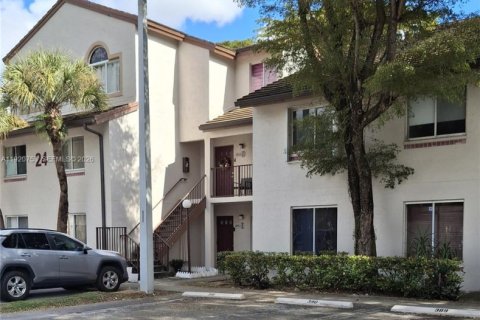 Copropriété à louer à Miami, Floride: 2 chambres, 121.89 m2 № 2034666 - photo 2
