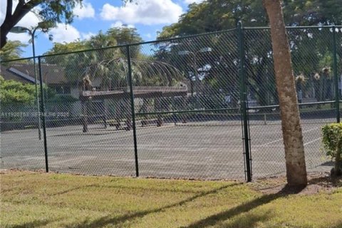 Copropriété à louer à Miami, Floride: 2 chambres, 121.89 m2 № 2034666 - photo 17