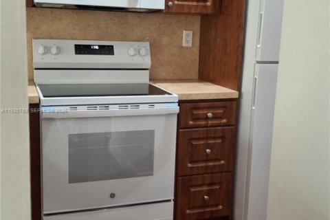 Copropriété à louer à Miami, Floride: 2 chambres, 121.89 m2 № 2034666 - photo 15