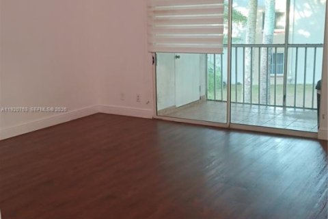 Copropriété à louer à Miami, Floride: 2 chambres, 121.89 m2 № 2034666 - photo 3