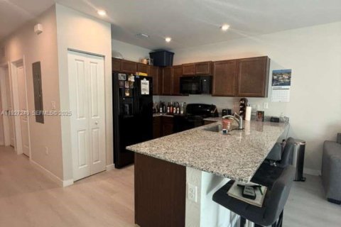 Adosado en alquiler en Florida City, Florida, 3 dormitorios, 132.39 m2 № 1986219 - foto 2