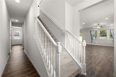 House in Daytona Beach, Florida 4 bedrooms, 252.51 sq.m. № 1899780 - photo 7