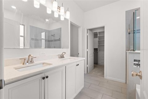 House in Daytona Beach, Florida 4 bedrooms, 252.51 sq.m. № 1899780 - photo 14