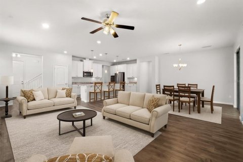 House in Daytona Beach, Florida 4 bedrooms, 252.51 sq.m. № 1899780 - photo 8