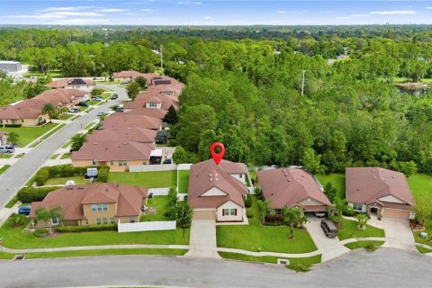 House in Daytona Beach, Florida 4 bedrooms, 252.51 sq.m. № 1899780 - photo 4