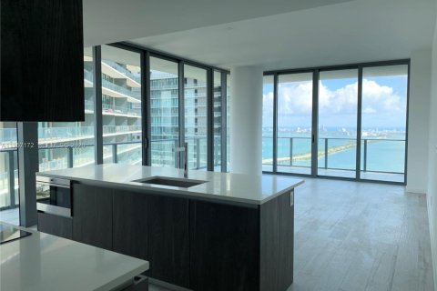 Condo in Miami, Florida, 3 bedrooms  № 2011217 - photo 24