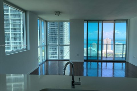 Condo in Miami, Florida, 3 bedrooms  № 2011217 - photo 21