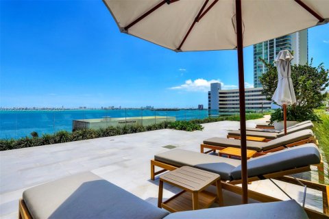 Condo in Miami, Florida, 3 bedrooms  № 2011217 - photo 5