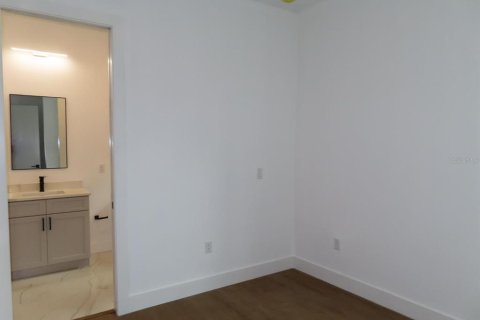 Casa en venta en North Port, Florida, 4 dormitorios, 183.48 m2 № 2203595 - foto 19