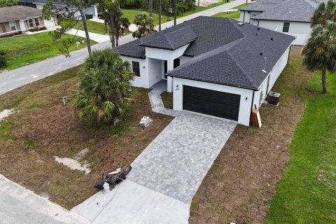 Casa en venta en North Port, Florida, 4 dormitorios, 183.48 m2 № 2203595 - foto 2