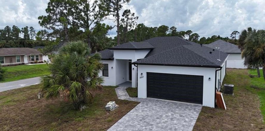 Casa en North Port, Florida 4 dormitorios, 183.48 m2 № 2203595