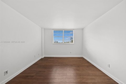 Купить кондоминиум в Майами, Флорида 2 спальни, 101.17м2, № 2010781 - фото 18