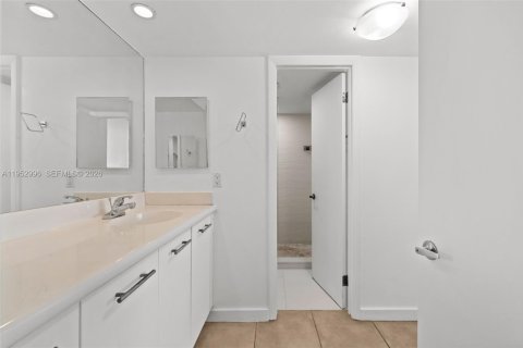 Купить кондоминиум в Майами, Флорида 2 спальни, 101.17м2, № 2010781 - фото 8