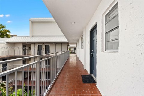 Купить кондоминиум в Майами, Флорида 2 спальни, 101.17м2, № 2010781 - фото 27