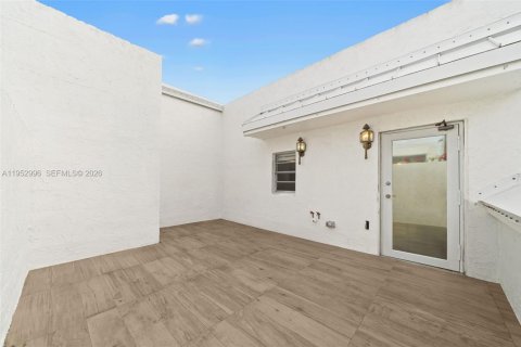 Купить кондоминиум в Майами, Флорида 2 спальни, 101.17м2, № 2010781 - фото 24