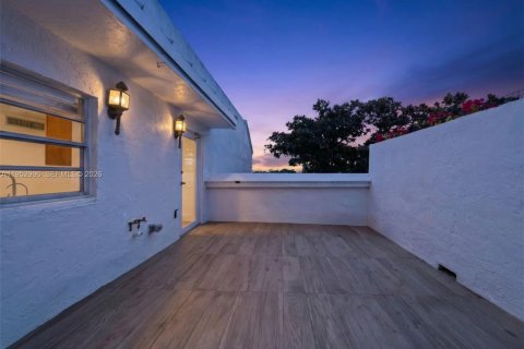 Купить кондоминиум в Майами, Флорида 2 спальни, 101.17м2, № 2010781 - фото 9