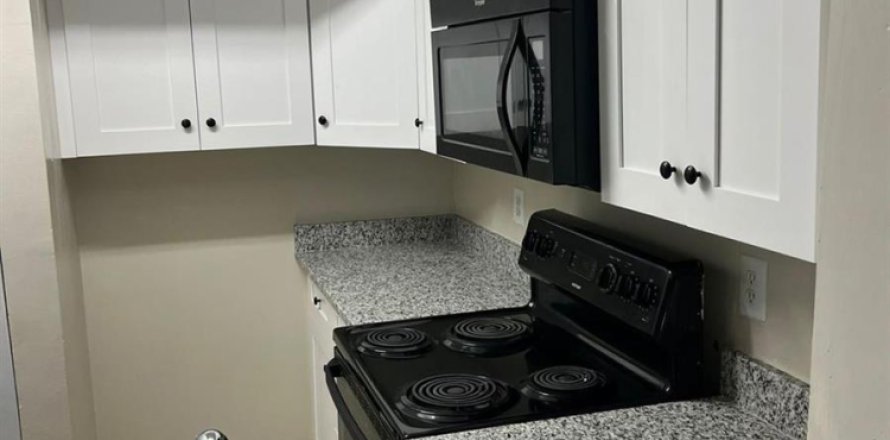Adosado en Plantation, Florida 2 dormitorios, 113.71 m2 № 2187988