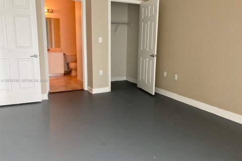 Copropriété à vendre à Hollywood, Floride: 2 chambres, 99.96 m2 № 2078018 - photo 16