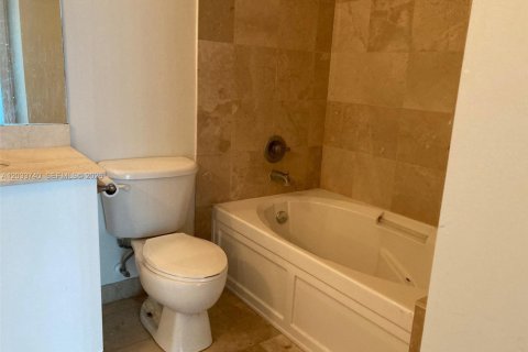 Copropriété à vendre à Hollywood, Floride: 2 chambres, 99.96 m2 № 2078018 - photo 17