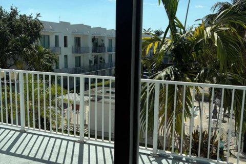 Copropriété à vendre à Hollywood, Floride: 2 chambres, 99.96 m2 № 2078018 - photo 29