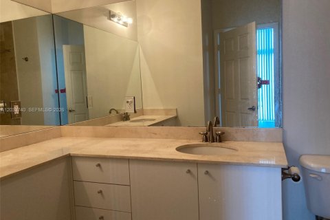 Copropriété à vendre à Hollywood, Floride: 2 chambres, 99.96 m2 № 2078018 - photo 21