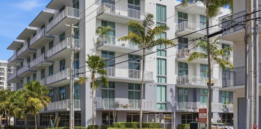 Condo à Hollywood, Floride, 2 chambres  № 2078018