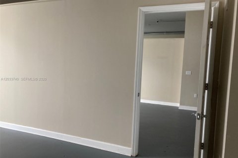 Copropriété à vendre à Hollywood, Floride: 2 chambres, 99.96 m2 № 2078018 - photo 23