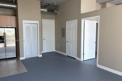 Copropriété à vendre à Hollywood, Floride: 2 chambres, 99.96 m2 № 2078018 - photo 9