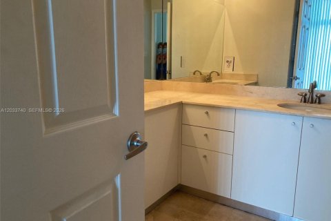Copropriété à vendre à Hollywood, Floride: 2 chambres, 99.96 m2 № 2078018 - photo 19