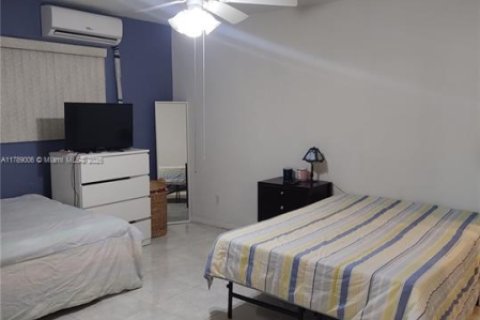 Condominio en venta en Miami, Florida, 1 dormitorio, 88.63 m2 № 1646360 - foto 15