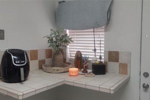 Condominio en venta en Miami, Florida, 1 dormitorio, 88.63 m2 № 1646360 - foto 7