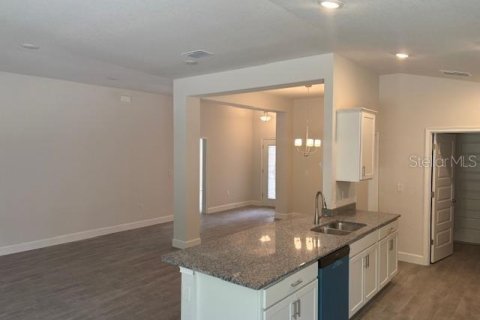 House in Dunnellon, Florida 3 bedrooms, 183.02 sq.m. № 1761528 - photo 6