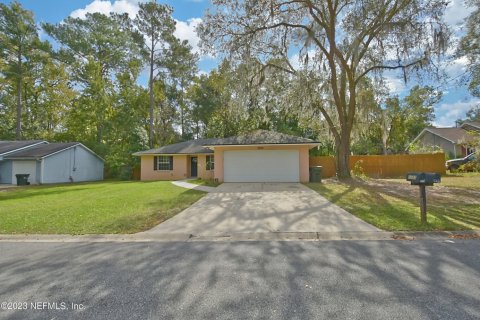House in Green Cove Springs, Florida 3 bedrooms, 128.95 sq.m. № 777709 - photo 1