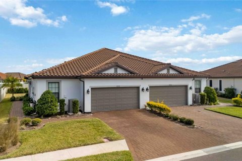 Duplex in Palmetto, Florida 2 bedrooms, 146.97 sq.m. № 2126171