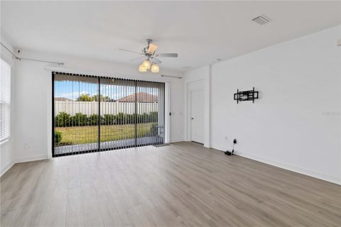 Duplex in Palmetto, Florida 2 bedrooms, 146.97 sq.m. № 2126171 - photo 8