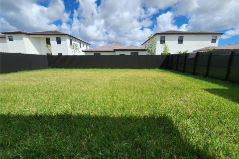 House in Miami, Florida 4 bedrooms, 237.83 sq.m. № 1758851 - photo 25