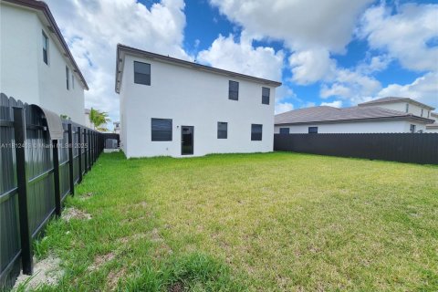 House in Miami, Florida 4 bedrooms, 237.83 sq.m. № 1758851 - photo 26
