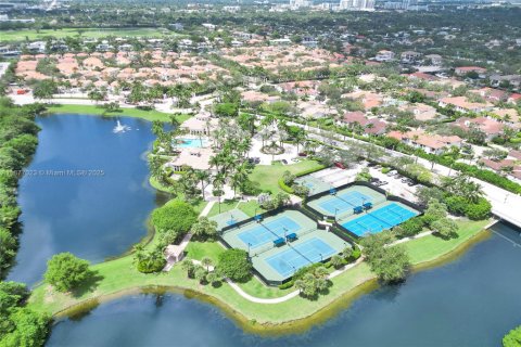 Touwnhouse à vendre à Hollywood, Floride: 3 chambres, 260.68 m2 № 1921999 - photo 2