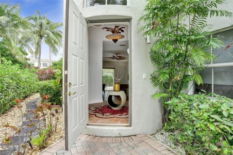 Touwnhouse à vendre à Hollywood, Floride: 3 chambres, 260.68 m2 № 1921999 - photo 12