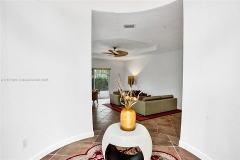 Touwnhouse à vendre à Hollywood, Floride: 3 chambres, 260.68 m2 № 1921999 - photo 14