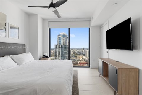 Condominio en venta en Miami, Florida, 1 dormitorio, 55.56 m2 № 2037737 - foto 5