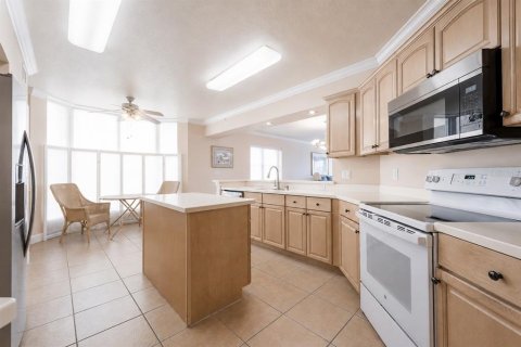 Купить кондоминиум в Норт-Редингтон-Бич, Флорида 6 комнат, 219.25м2, № 2236337 - фото 11